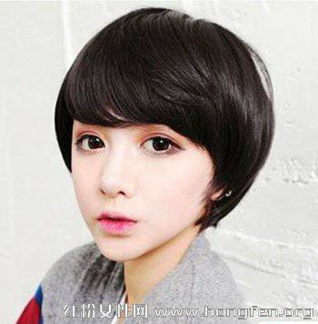 有什么短发适合女中学生,要最好是斜刘海的,要图片.