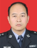 现任西昌市副市长,市公安局党委书记,局长.
