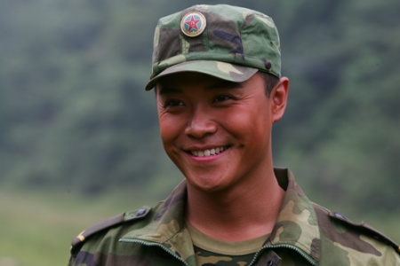 士兵突击中成才的扮演者陈思成的照片有没有?有的提供