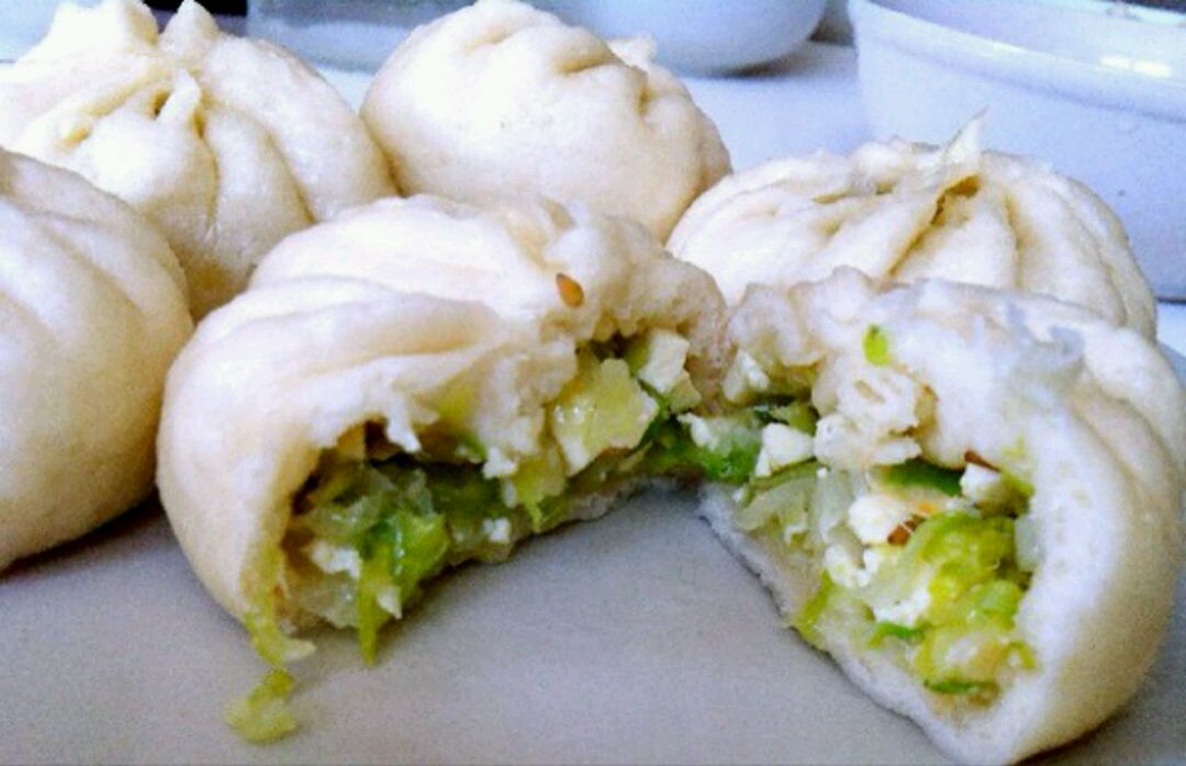 圆白菜素馅包子