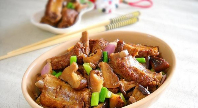 五香香菇焖排骨